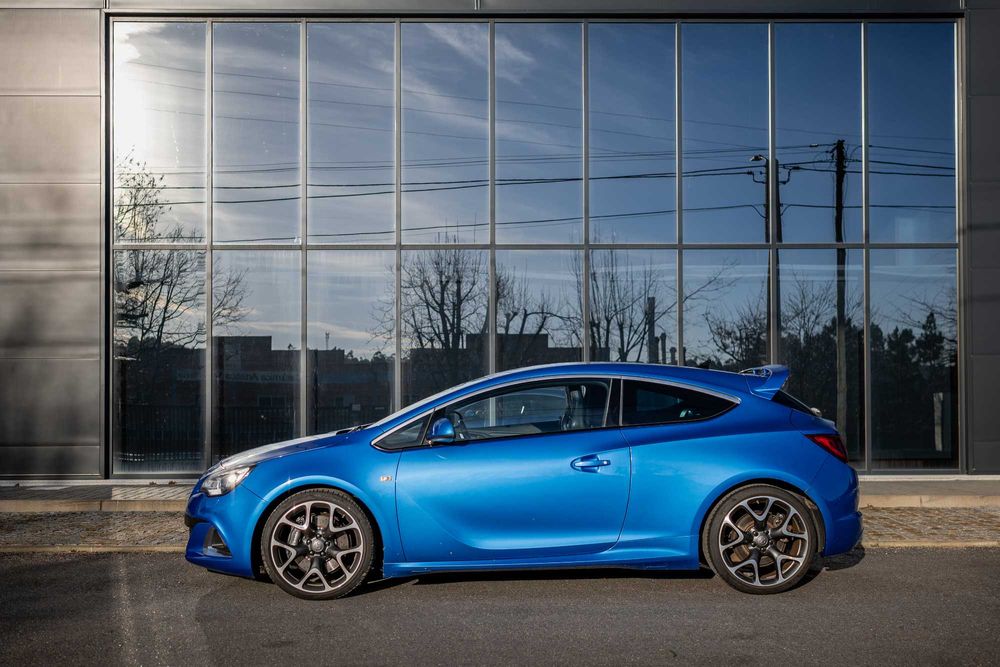Opel Astra GTC OPC 2.0 T
