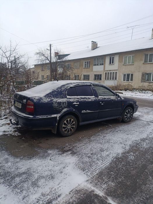 Продам октавію тур