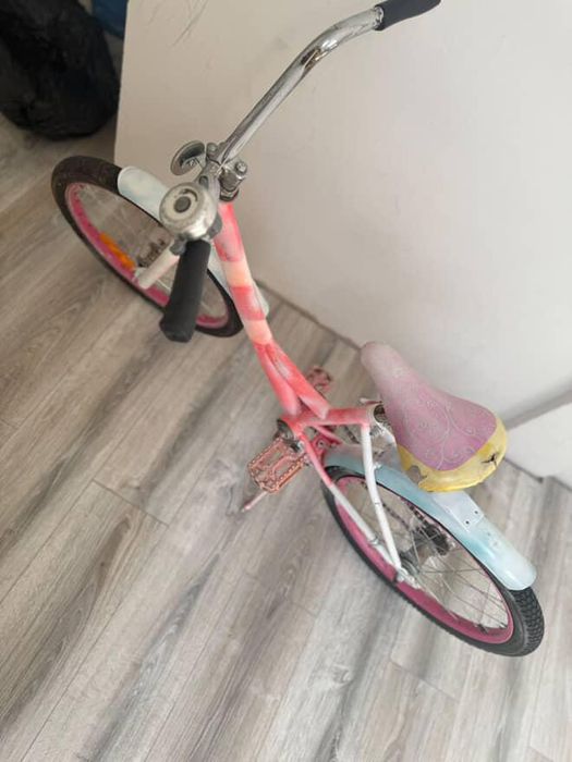 Ліжко дитяче в спальню