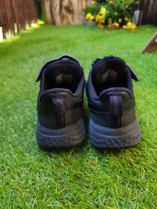 Adidasy lekkie nike revolution 31.5