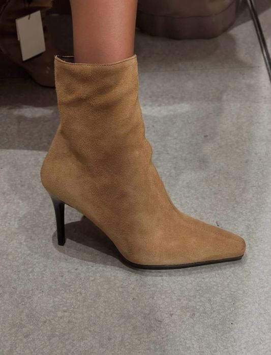 Zara казаки ботильйони черевики на каблуку 39 розмір