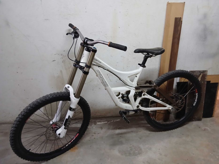 Specialized Demo 8