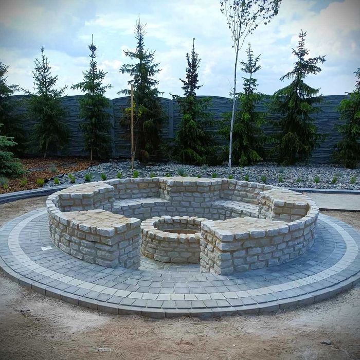 Grill z kamienia, wędzarnia, posadzka kamienna