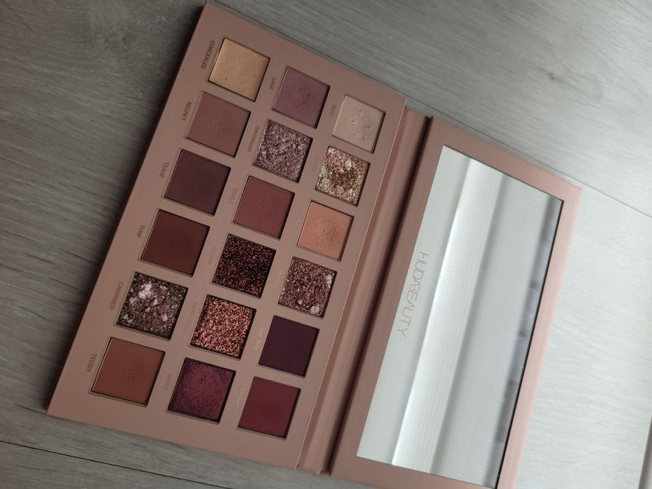 Paleta Huda Beauty New nude