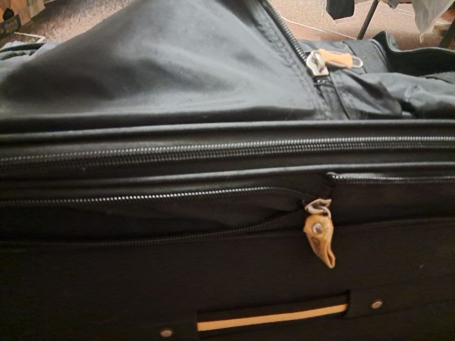 Дорожня сумка на колесах