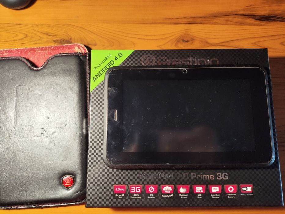 Планшет PRESTIGIO PMP7170B3GCE, на деталі