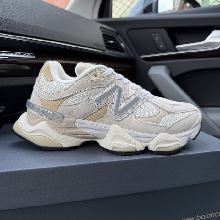 Жіночі кросівки нюбеланс бежеві замша New balance 9060 beige