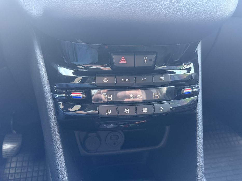 Автомобіль Peugeot 208 , 2013р, 99т пробігу