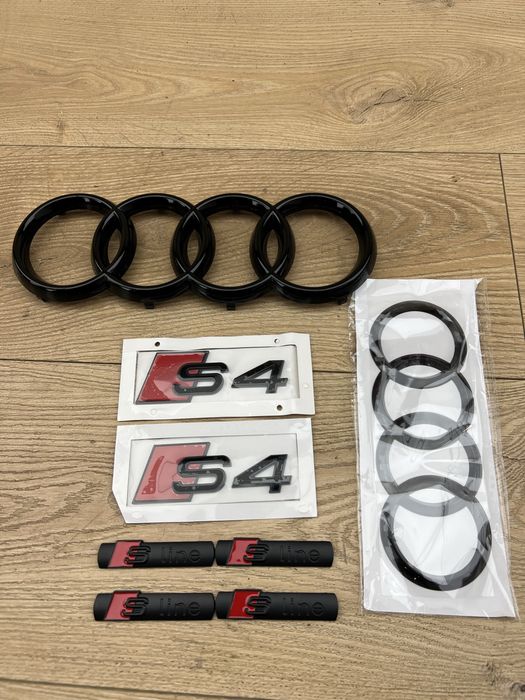 Емблема шильдик логотип значок Audi A4 S4 b6 b7 b8 b9 S-line