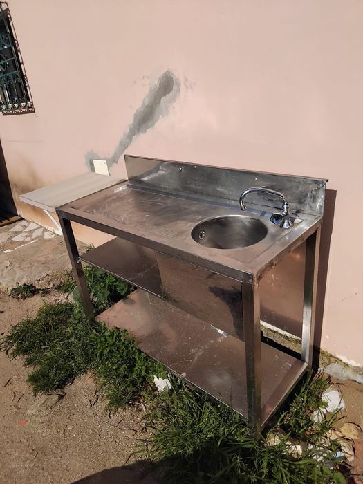 Bancada em Inox com Lavatório