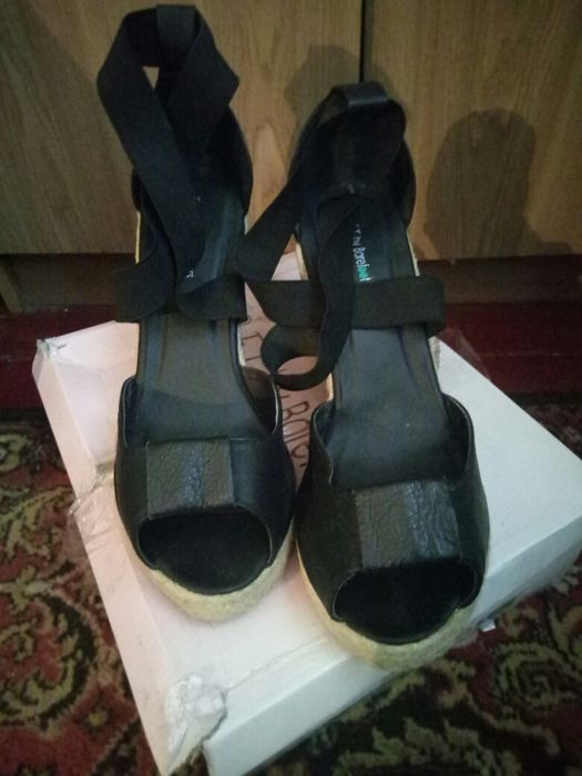 Босоножки женские