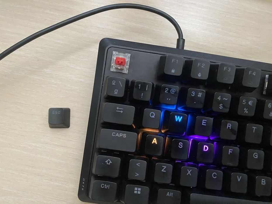 Продам игровую клавиатуру Corsair K70 RGB Core