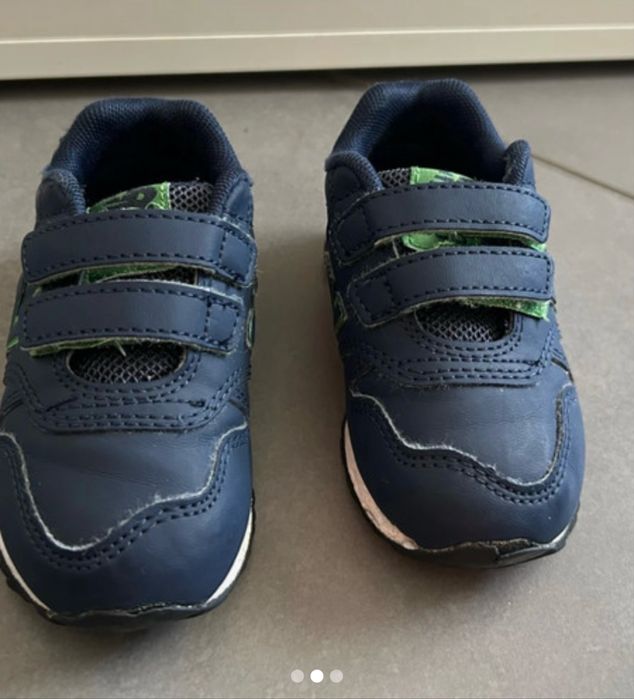 Sapatilhas New Balance, tamanho 21