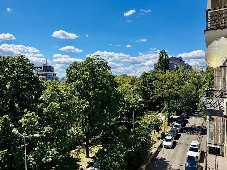 Продам квартиру 189,4 м², сталінка — Козловського 5, урядовий квартал