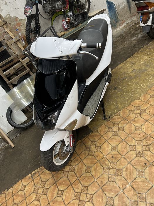 Aprilia sr/yamaha aerox/mbk/Априлия леонардо