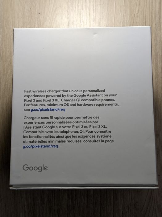 Беспроводная зарядка Google Pixel Stand 
Комплект