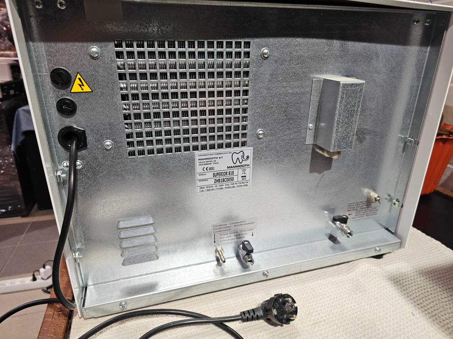 Паровий стерилізатор SUPERIOR B18 Made in Italy