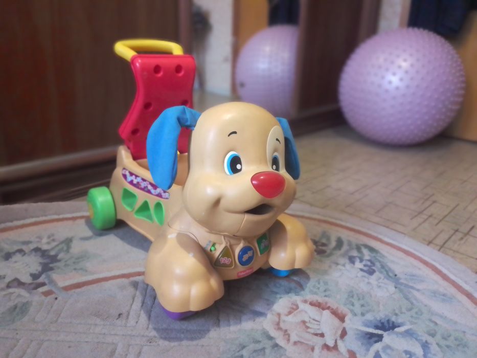 Машина,толокар fisher price