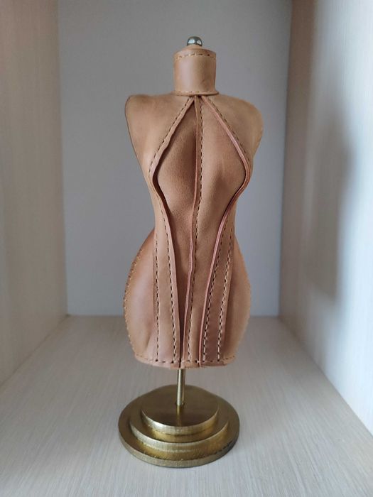 Манекен зі шкіри, жінка, лялька, фигура кожаная женщины, декор, кукла