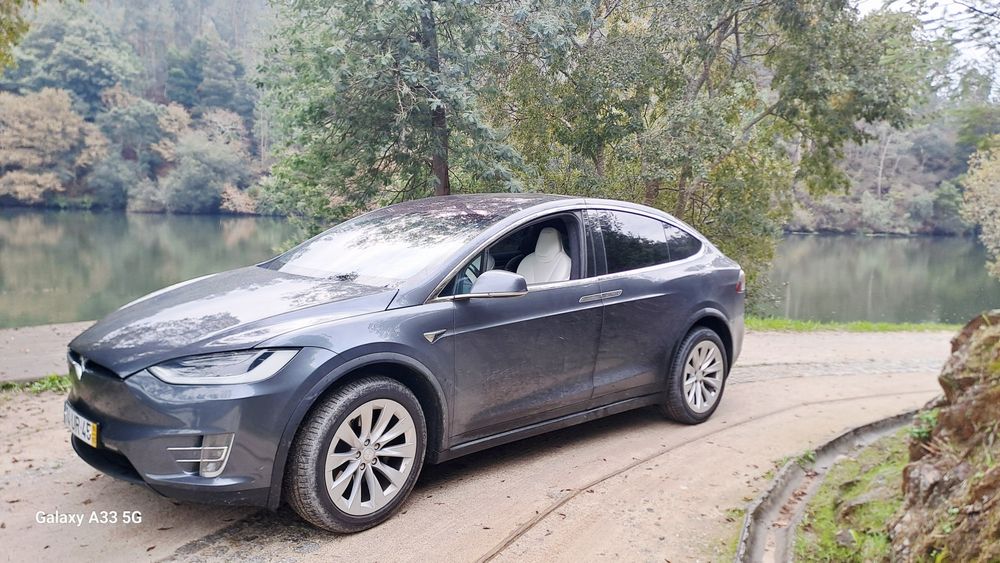 Tesla Model X 100D