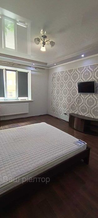 Продам 1к кв пр-т Свободи з А\О 2поверх!