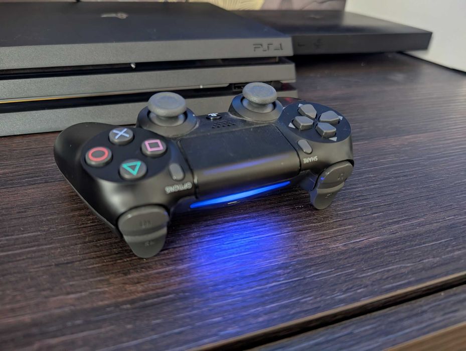 Playstation 4 Pro 1TB - PS4 Pro | 4k 120Hz  bardzo ładna + pad + GRAN TURISMO