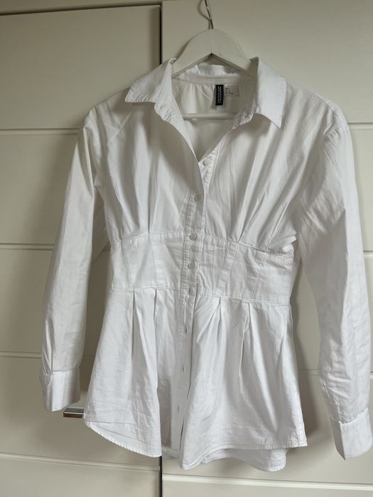 Biała koszula taliowana gorsetowa