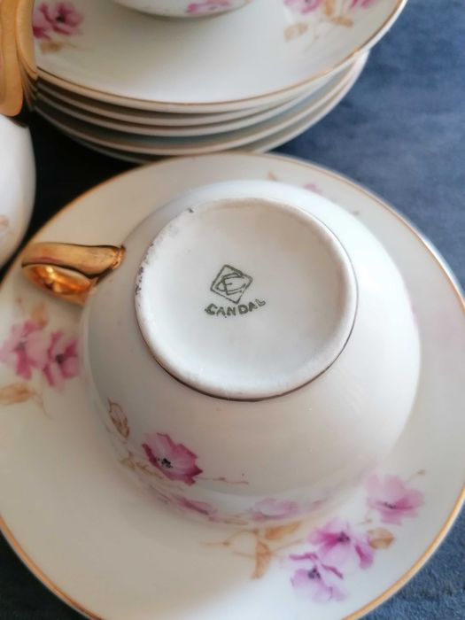 Teacups, vintage, with milk jug, from Candal64552902912002123