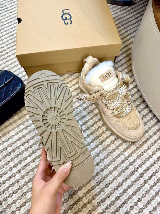 UGG Lowmel r. 41
