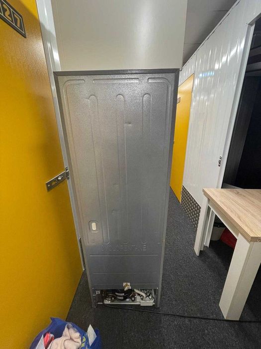 Frigorífico MIDEA 3 meses de uso estado de novo