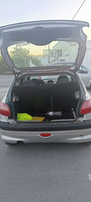 Peugeot 2006 ano 2000 em boa condições  carro de boa  procedência