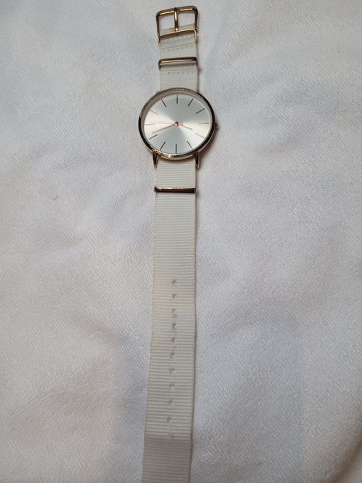 Часы женские наручные кварцевые