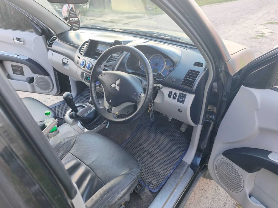 Авто mitsubishiL200