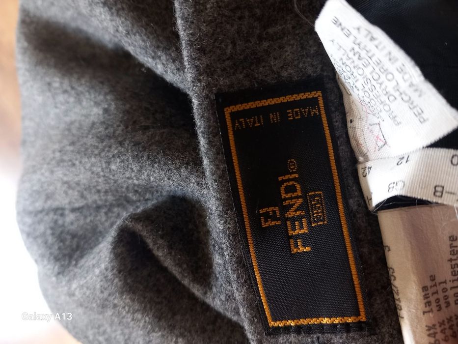 Fendi oryginalna spódniczka 36 wełna