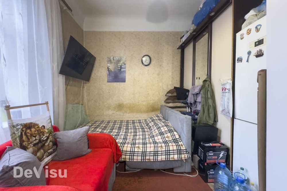 Продаж кімнати в центрі, вул. Володимирська