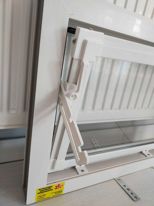 Okna inwentarskie gospodarcze PCV-PRODUCENT pod wymiar