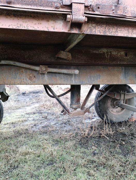 Причіп для трактора