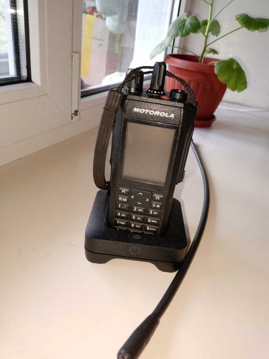 Продам Моторола R7