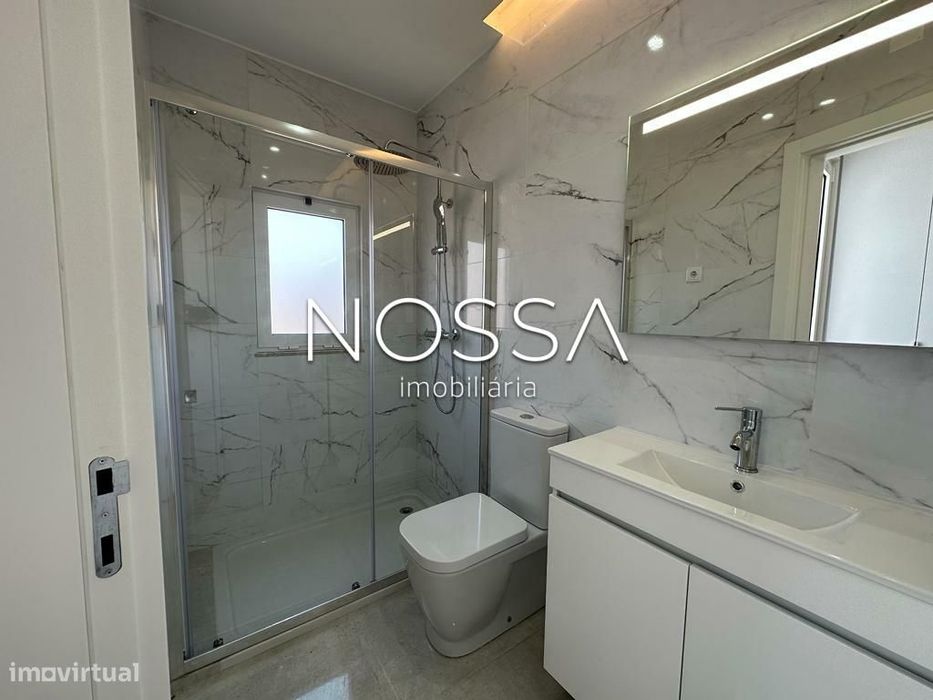Apartamento com logradouro para Arrendar na Penha de França