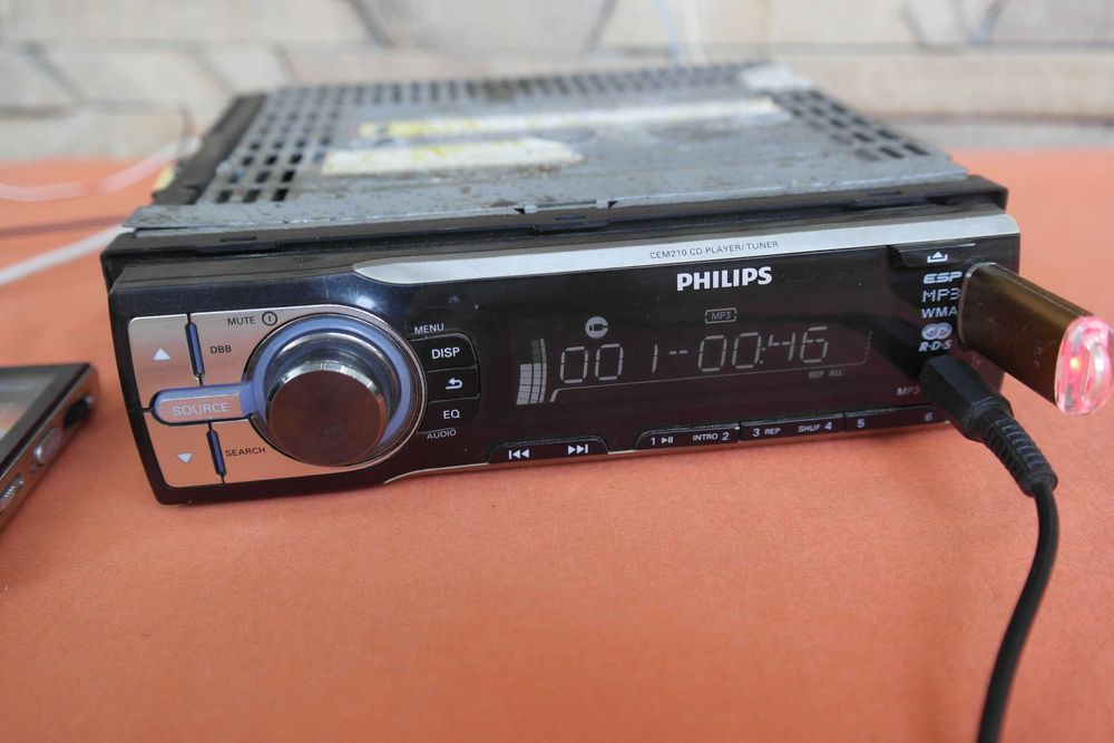 Автомагнитола Philips CEM-210 USB, AUX