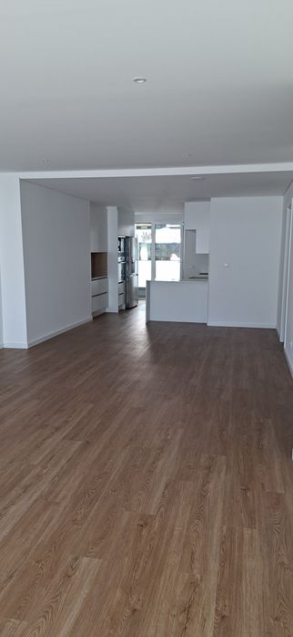 Arrendamento apartamento T3 com piscina privativa