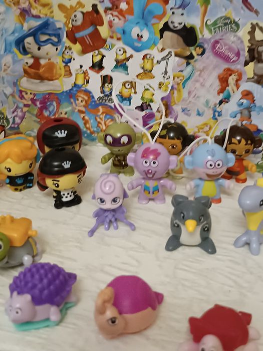 Игрушки Kinder Surprise. Панды и др.