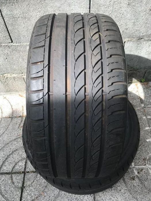 REF 051/2 Pneus usados 265/30/19 Rockstone XL com mais de 70% de piso