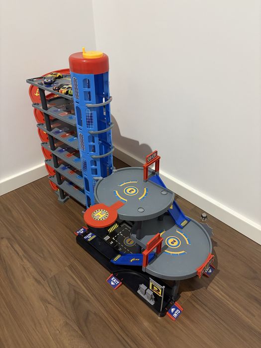 Pista mega garagem