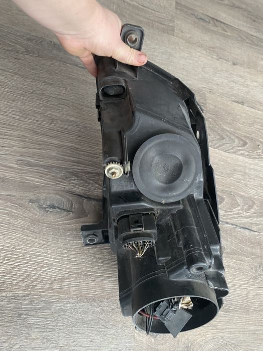 Передні фари до пасата б6