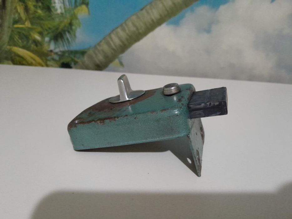 Замок производство ХТЗ (СССР)