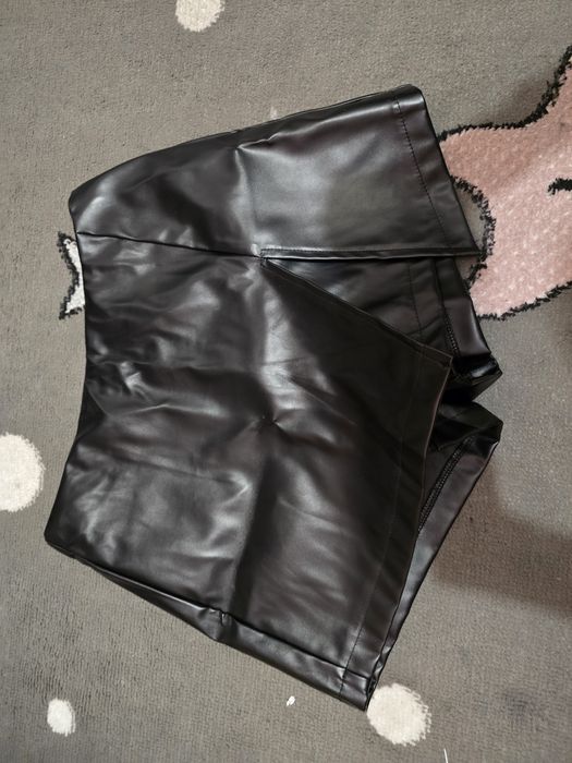 Spodniczko spodenki r.S