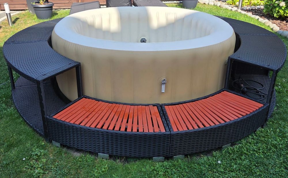 Obudowa do jacuzzi