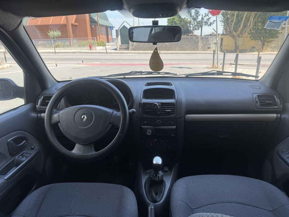 Renault Clio — fotografia 5