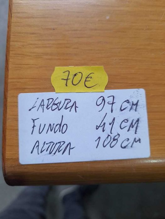 Moveis metálicos castanhos / 1 maior outro mais pequeno